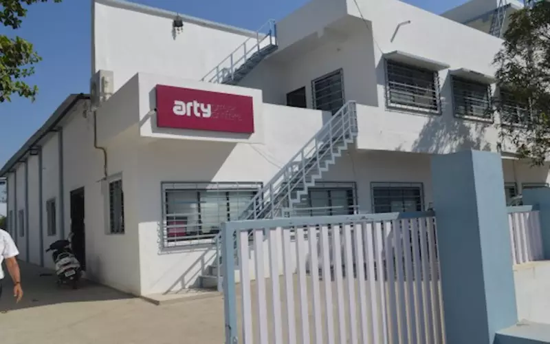 As a part of its expansion strategy, Arty Offset has invested a second commercial printing plant in Nanded. The plant was inaugurated in December 2016 and is spread over 20,000sq/ft area