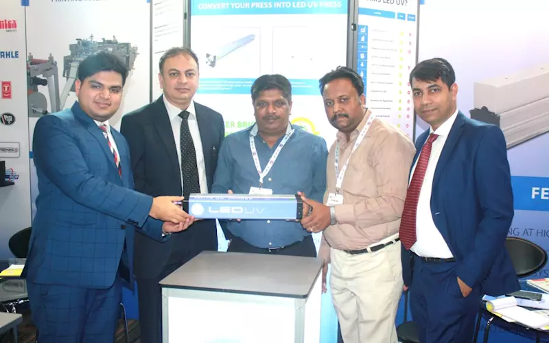 Sushil Jain of SS Paper & Box with the APL representatives