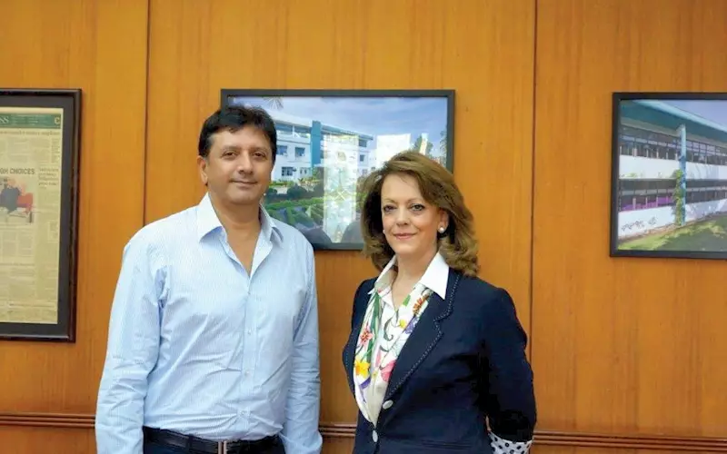 Pradeep Shah (l), managing director, Manugraph with Paula Caetano (r), president of Seculo group