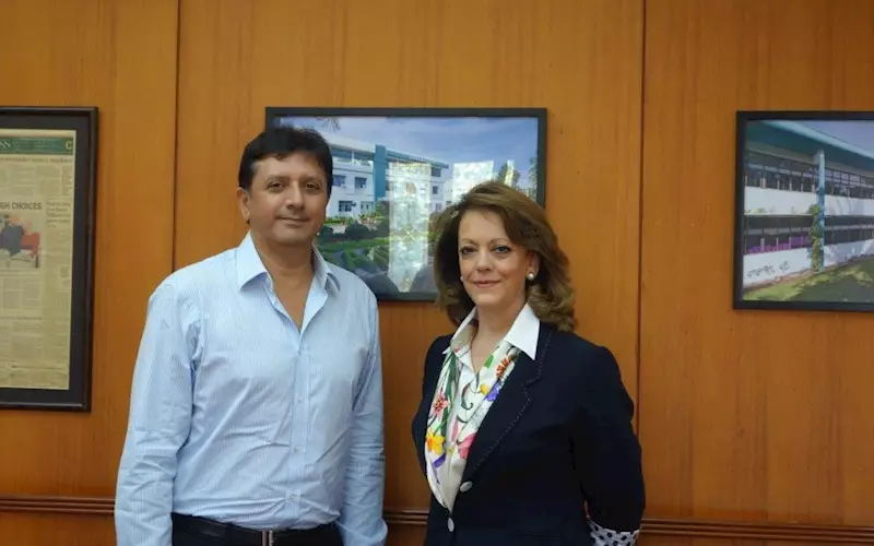 Paula Caetano (r), president of Seculo group with Pradeep Shah, managing director, Manugraph India