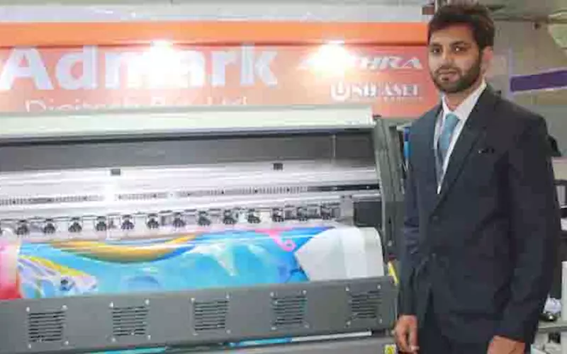 China-made Aethra 512i, which is equipped with new Konica A8 KM 521i/30 PL printing heads, can print 2,400 sq/ft an hour. The 10-ft printer can print on most substrates like canvas, vinyl, flex and others