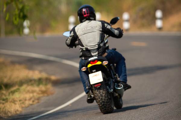 ducati scrambler riding position