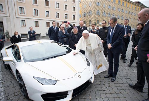 Lamborghini creates special Huracan for the Pope