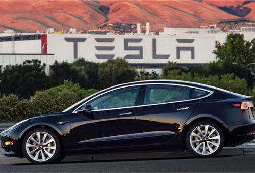 Tesla posts $619 million loss in third quarter of 2017