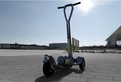 e-floater: 12kg solar-powered electric scooter!