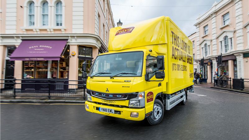Daimler Trucks delivers first all-electric Fuso eCanter trucks to UK customers