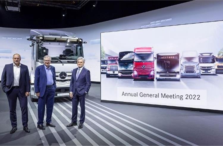 (from left to right) Jochen Goetz, Member of the Board of Management of Daimler Truck Holding AG, responsible for Finance and Controlling; Daum, Chairman of the Board of Management of Daimler Truck
