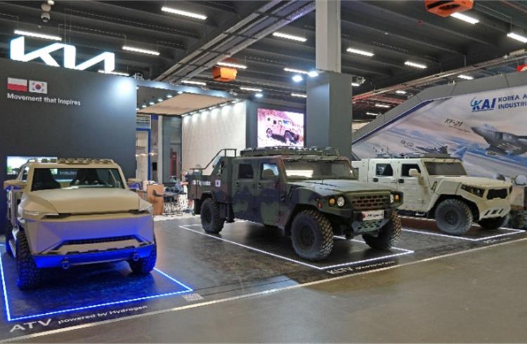 In September, Kia displayed its hydrogen-powered light tactical vehicle concept, a small tactical vehicle 4-seater cargo truck and also a mortar-mounted vehicle at MSPO in Poland.