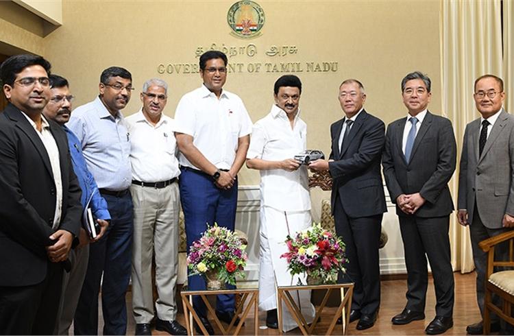 On August 8, Hyundai Motor Group’s Euisun Chung met Chief Minister of Tamil Nadu M K Stalin and T.R.B. Rajaa, Minister of Industries, Investment Promotions and Commerce, Tamil Nadu, along with key figures from Hyundai Motor Group