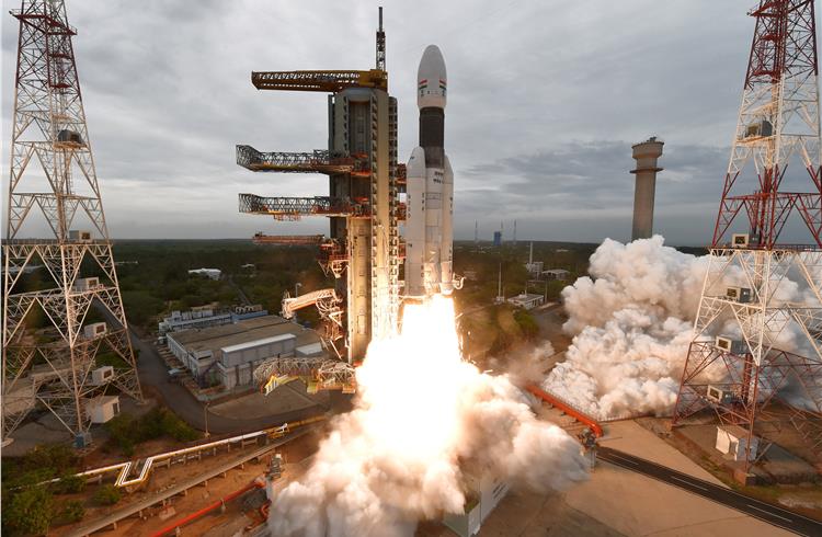 Lift off of GSLV MkIII-M1 carrying Chandrayaan 2, which will be the first spacecraft to land close to the moon’s South Pole. (Image courtesy: ISRO / Twitter)