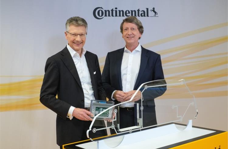 L-R: Dr Elmar Degenhart, Continental CEO, and Wolfgang Schäfer, Continental CFO.