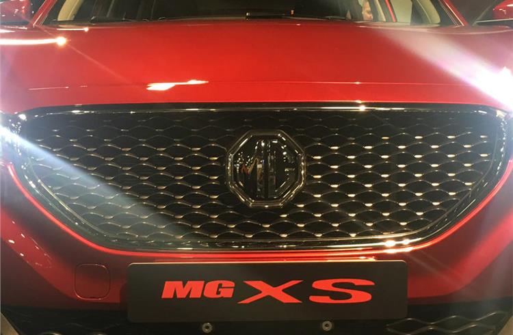 MG XS to be launched in Britain in October as Dacia Duster rival