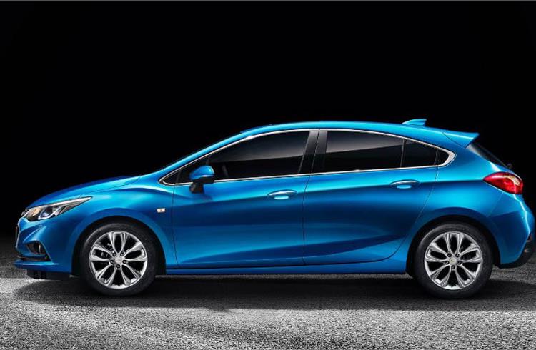 Chevrolet introduces new Cruze hatchback to China