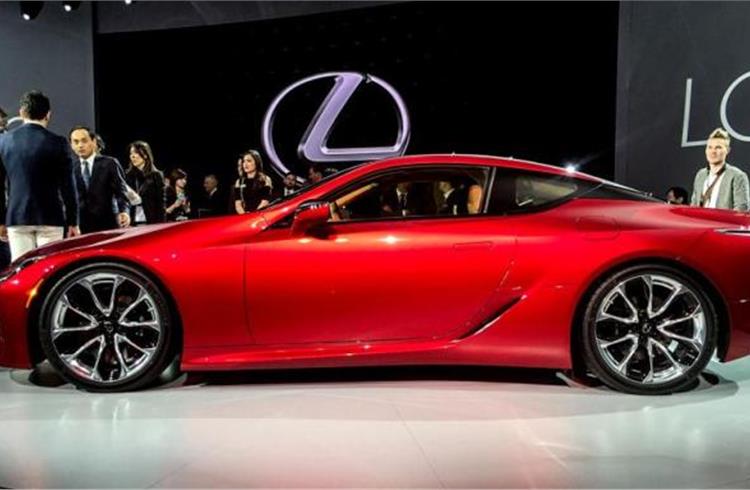 Lexus reveals LC 500 coupe at Detroit Motor Show