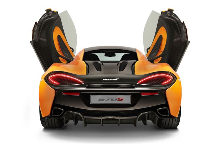 570S shares no panels with other McLaren models. It has bespoke aerodynamic styling features like the front aero blades, side skirts and rear diffuser.