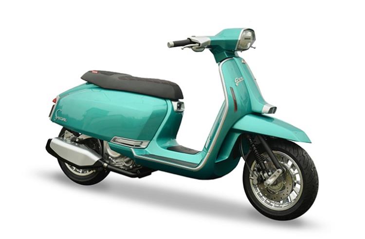 The G325 Special features a full steel monocoque architecture with interchangeable side panels, the iconic Lambretta design and full rider interface.