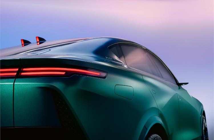 NAMX and Pininfarina reworked the design of the HUV concept to integrate a new aerodynamic rear bumper and diffuser with a hydrogen combustion exhaust system.