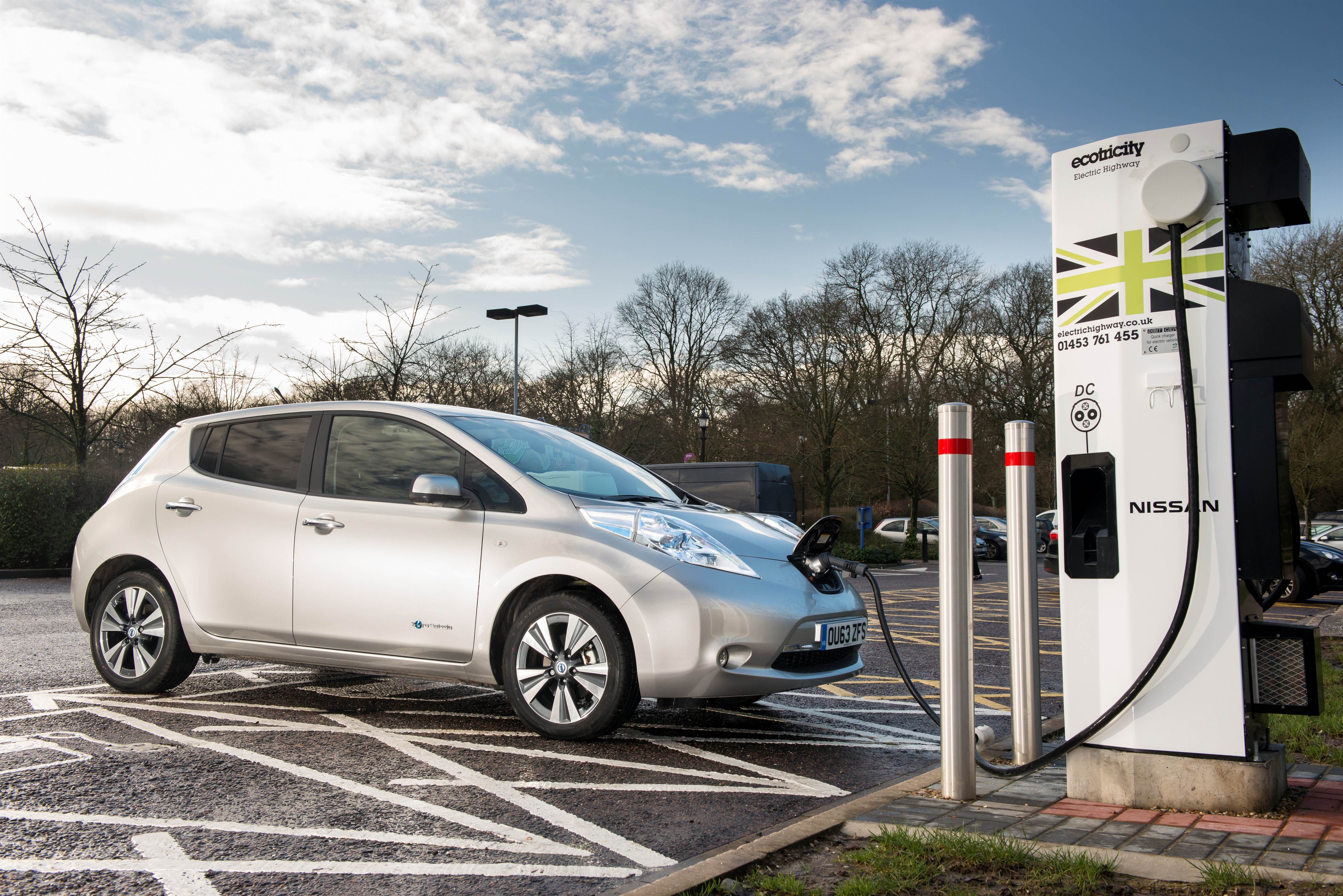 leaf car charging station