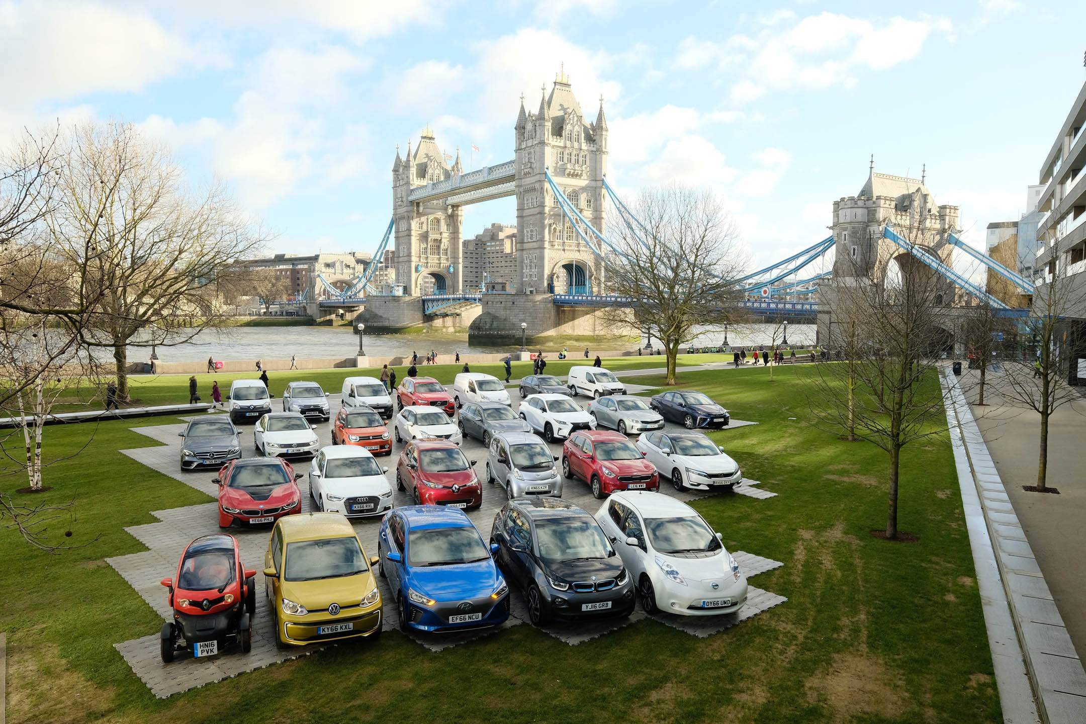 16 carmakers in the UK come together to promote alternatively fuelled ...