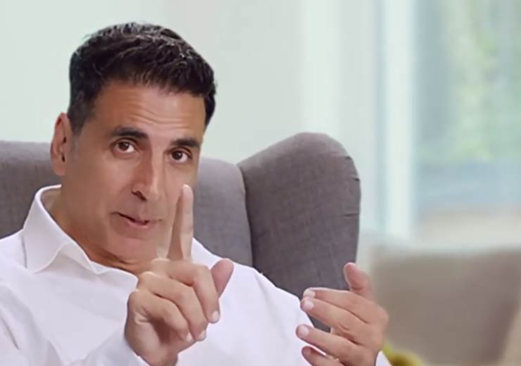 Akshay Kumar harps on the importance of toilet disinfectants for Harpic |  Campaign India