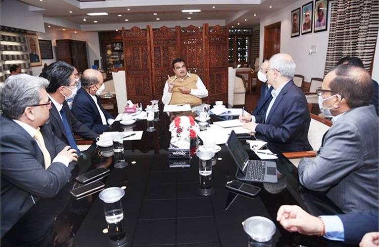 On March 21, Transport Minister Nitin Gadkari met the SIAM delegation to discuss deferment of CAFE Phase II norms. (Photo: Nitin Gadkari/Twitter)