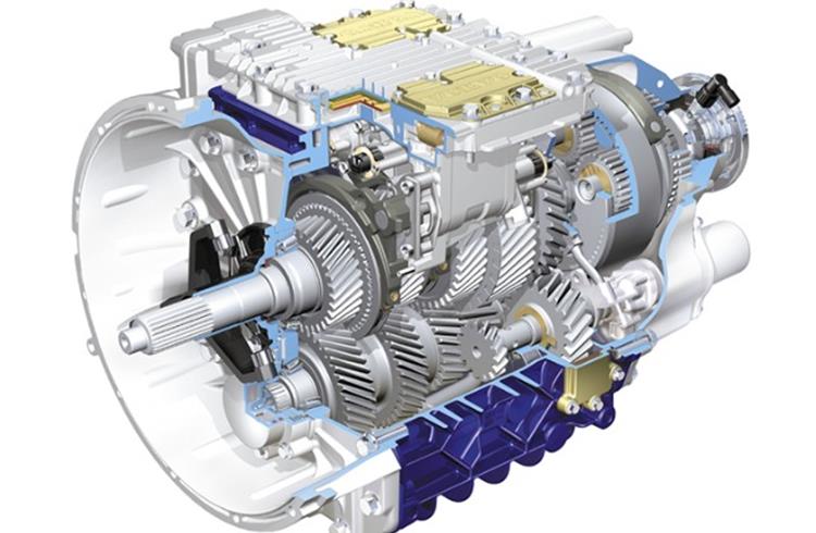 In 2001 the Volvo FH got the I-Shift gearbox. A revolution in transmission. It was a transmission system built exclusively for automatic gear changing, something no one else had done before for trucks