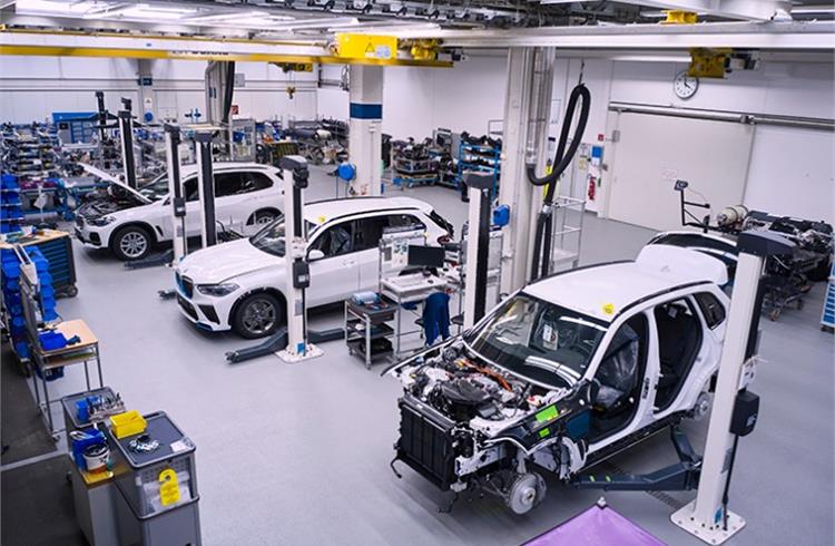 The BMW iX5 Hydrogen is being built in the BMW Group’s pilot plant at its Research and Innovation Centre in Munich.