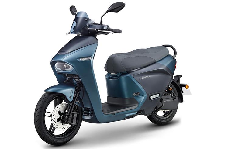 The EC-05 is Yamaha’s fifth electric two-wheeler, after the Passol in 2002, the EC-02 in 2005, the EC-03 in 2010, and the E-Vino in 2014.
