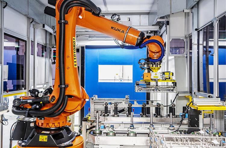 Skoda deploys smart robot to handle forged transmission parts at Vrchlabi plant