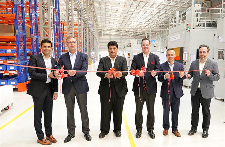 The managing directors of the partner companies officially opened the joint production plant for commercial vehicle exhaust systems.