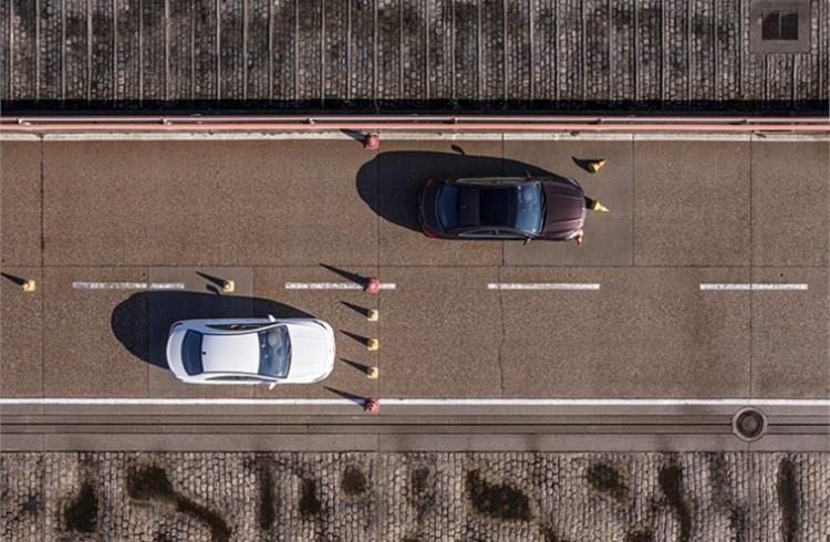 The car with the fake brake pads (above in the picture) has a significantly longer braking distance.