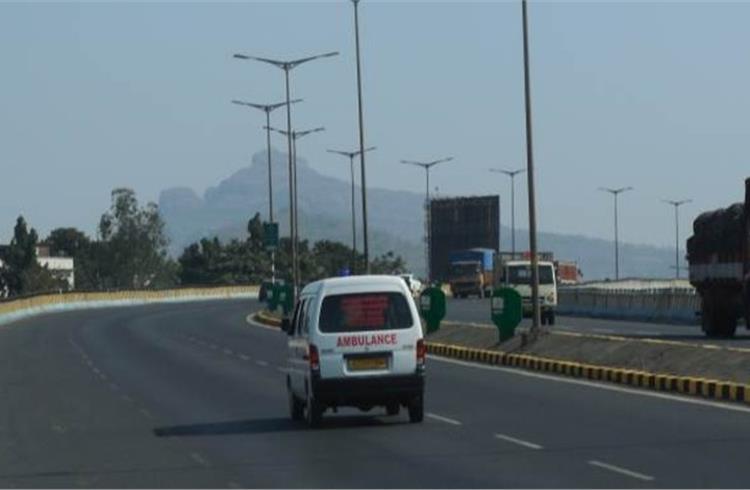 Gadkari sets a 60km road-building target