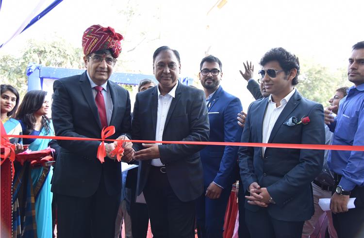 L-R: Mayank Pareek, president, passenger vehicles business unit, Tata Motors and Rajesh Akar, MD, Fourwheel inaugurating the brand new dealership, Akar Fourwheel in Jaipur today.