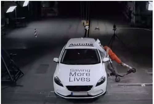 Autoliv performs first crash test of an e-scooter airbag