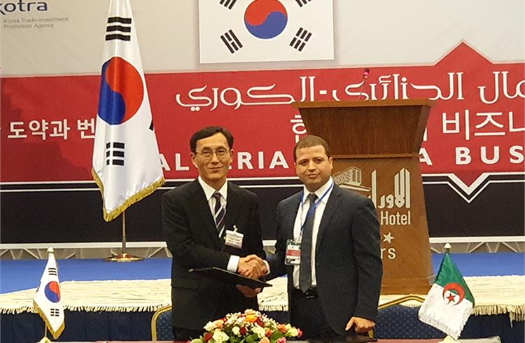 L-R: Don Ho Choi, director and head of commercial vehicle export division at Hyundai Motor Company and Hacene Arbaoui, chairman of Global Group