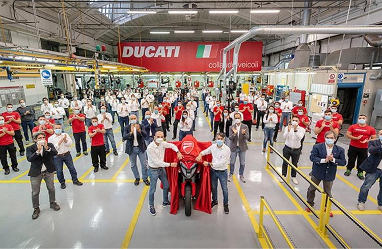 • The Ducati Multistrada V4 development team with the first production-ready motorcycle equipped with front and rear radar technology.