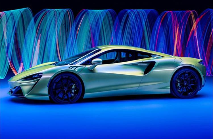 McLaren unveils 330kph plug-in hybrid Artura supercar