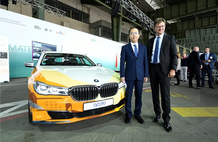 L-R: Zhenyu Li, vice president and general manager of Baidu’s Intelligent Driving Group, and Klaus Frohlich, member of the board of management of BMW Development. 