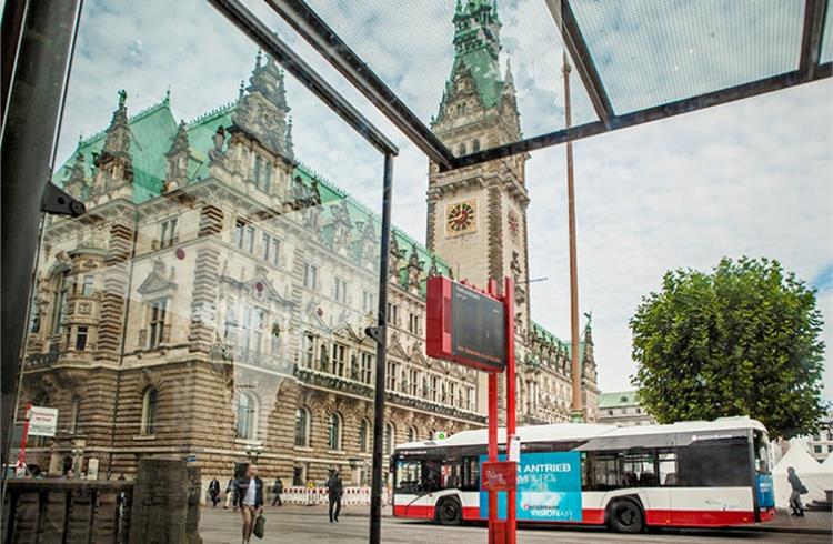 In its bid submitted to Hamburger Hochbahn, Solaris has presented two bus models: the Urbino 12 electric and the Urbino 18 electric.