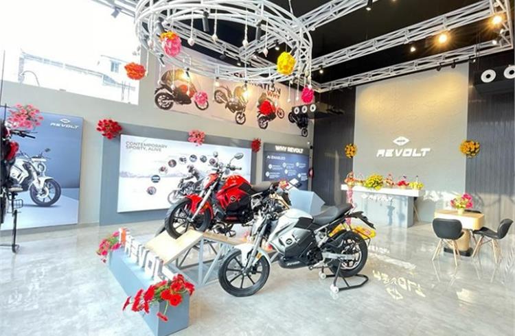 Revolt Motors opens its first outlet in Tiruchirappalli on September 26. This is its fifth outlet in Tamil Nadu.