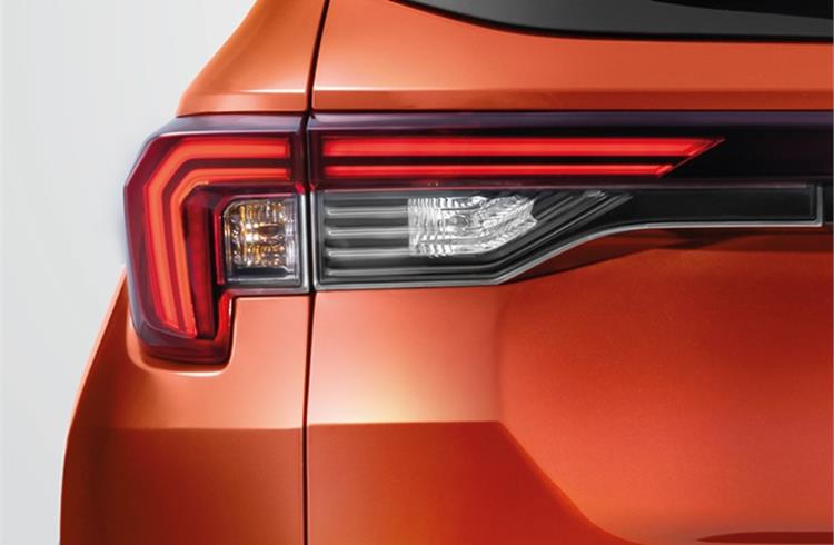 LED tail-lamps are connected by a reflector strip.