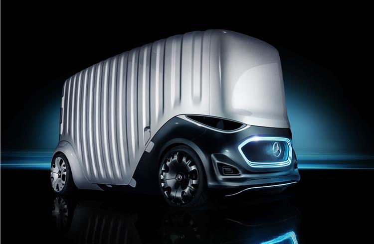 Mercedes-Benz Vision URBANETIC cargo module, offers a load length of 3.70 metres in an overall vehicle length of 5.14 metres, and can accommodate up to 10 EPAL palettes.
