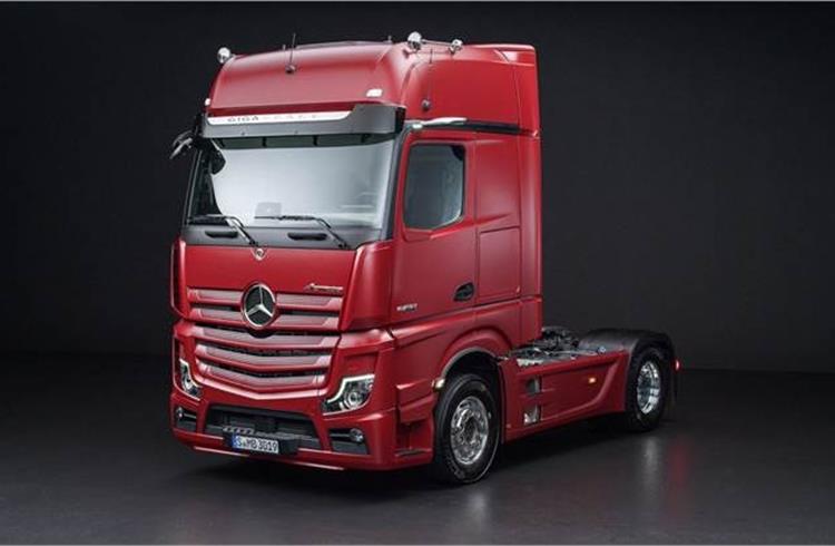 New Mercedes-Benz Actros crowned Truck of the Year 2020