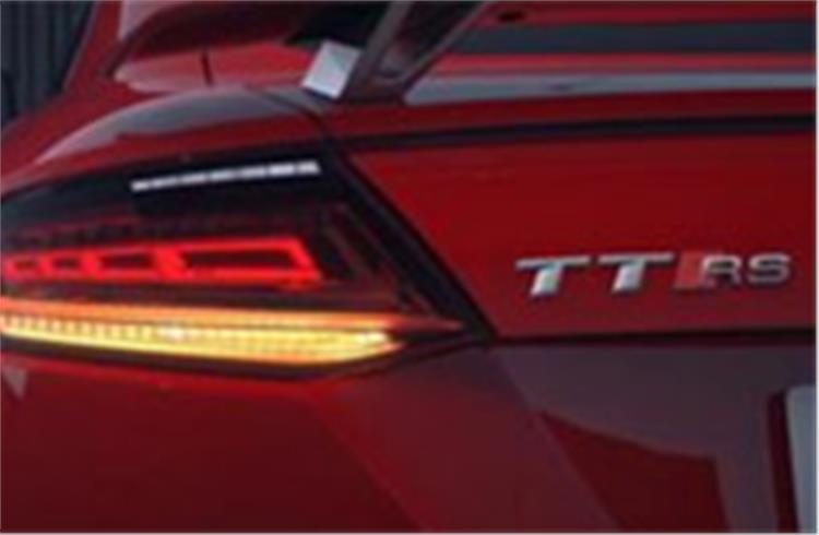 OLSA supplies the OLED tail-lamp for the Audi TT. 