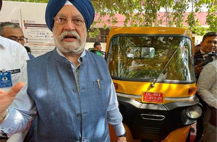 Hardeep Singh Puri: “In 2014 the country had only about 900 CNG stations- today we have 4,500 CNG stations with plans to take this number to 8,000 in the next 2 years.”