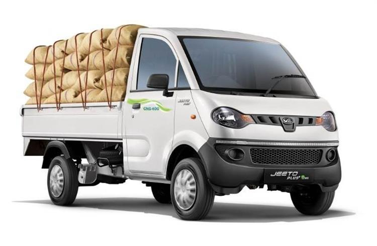 The new Jeeto Plus CNG CharSau, which rolled out from Mahindra’s Zaheerabad plant on August 8, 2022, has a range of up to 400 kilometres