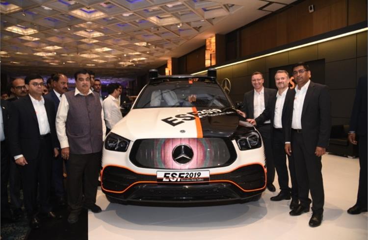 Jochen Feese; Manu Saale; Satyakam Arya; Nitin Gadkari, Minister for Road Transport & Highways of India and Martin Schwenk at the unveil of ESF 2019.