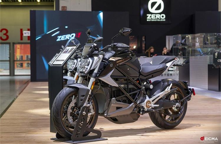 SR/F delivers 190Nm of torque and 110 horsepower; uses Zero’s new ZF75-10 motor and ZF17.3 kWh lithium-ion battery.