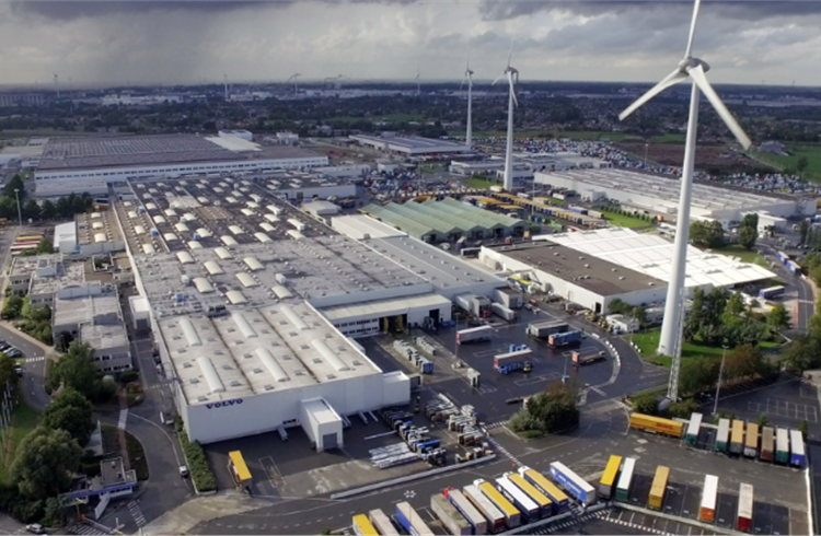 The Ghent factory is the largest Volvo Trucks production site with a yearly capacity of around 45 000 trucks.