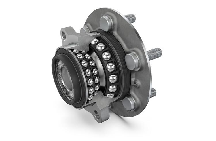 The TriFinity triple-row bearing from Schaeffler offers greater rigidity and a longer service life than standard bearings with two ball bearing rows. The face spline design opens the way to significant reductions in bearing diameter.